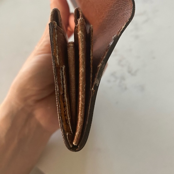 Louis Vuittonâmonogram Wallet - Picture 8 of 12